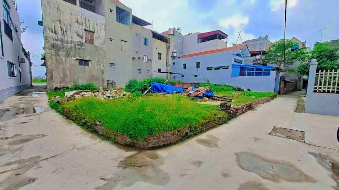 Đất nền lô góc 155m² tại phường Dĩnh Trì, Bắc Giang - Giá chỉ 2.3 tỷ VND!