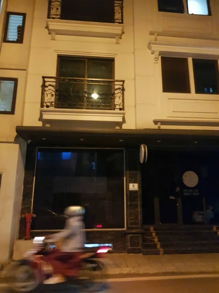 Bán nhà mặt phố Linh Lang quận Ba Đình 102m² giá 70 tỷ - Đầu tư sinh lời ngay!