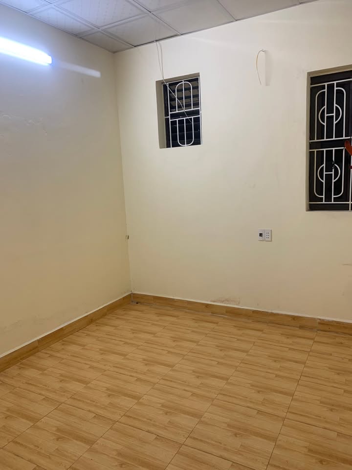 Nhà cho thuê mặt đường Đình Xuyên, Gia Lâm - Phù hợp cho hộ gia đình và công nhân!