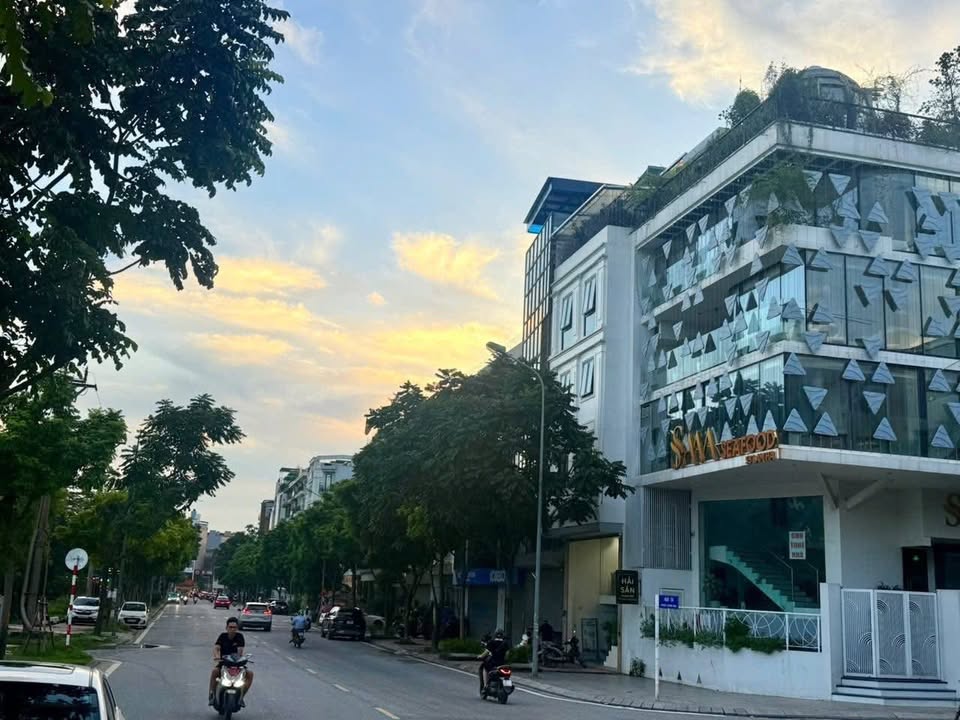 Cho thuê nhà mặt phố Lâm Hạ, Long Biên 85m² giá 35 triệu - Kinh doanh thuận lợi!