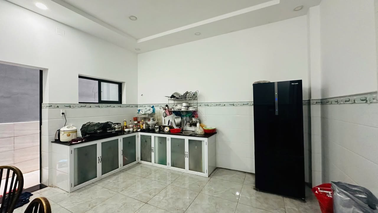 Nhà mặt tiền kinh doanh Dĩ An 110m² giá 10 tỷ - Vị trí đắc địa trung tâm