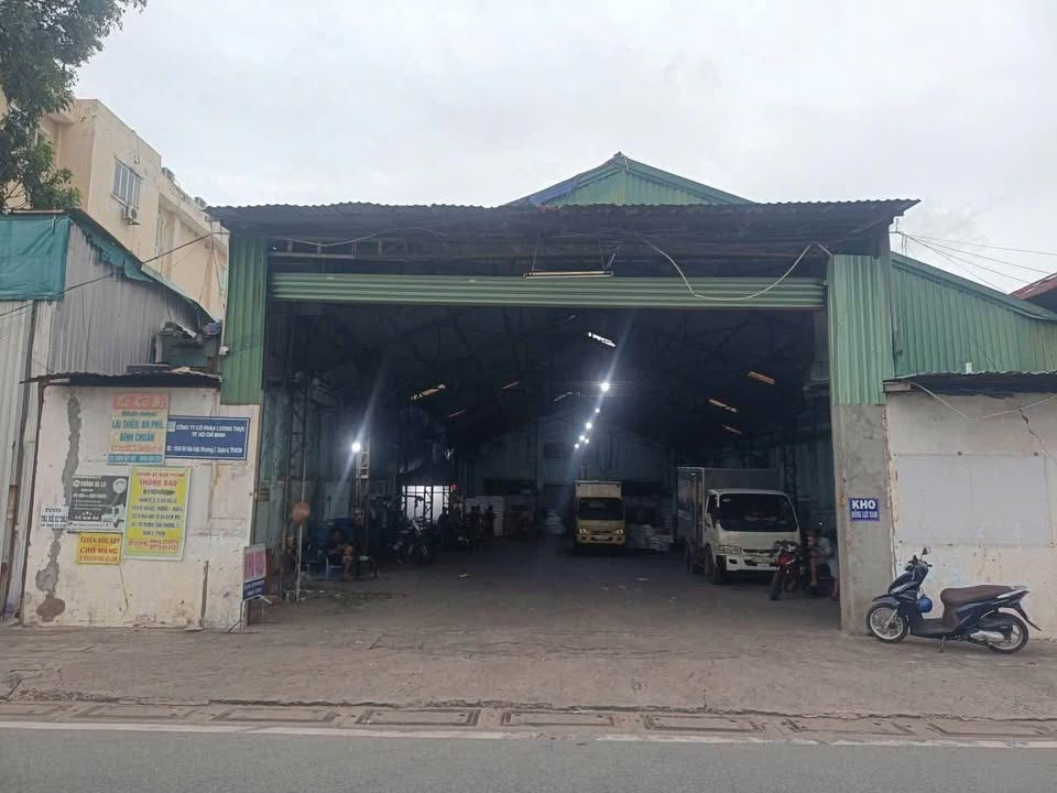 Cho thuê kho mặt tiền Võ Văn Kiệt, quận 6, 650m² - Trần cao, sàn bê tông chịu lực!