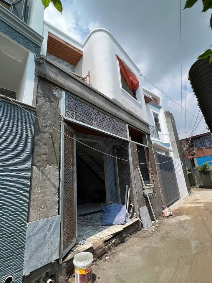 Nhà phố Tân Vạn, Biên Hòa 60m² giá 2.5 tỷ - Chính chủ, hoàn công sổ riêng!