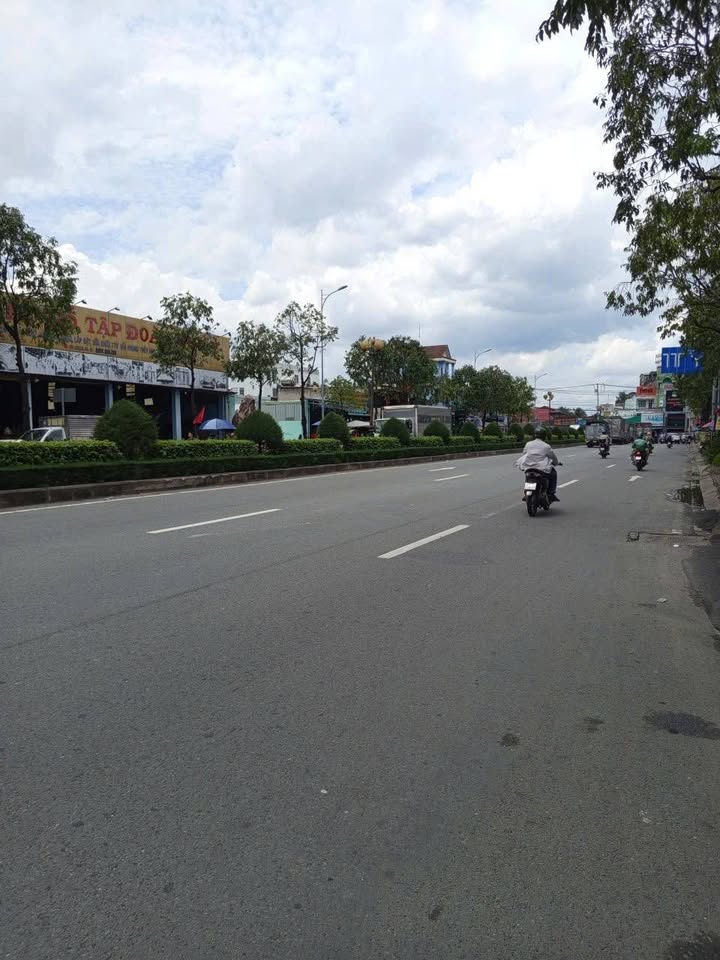 Nhà mặt bằng cho thuê tại Vĩnh Phú, 105m² chỉ 10 triệu/tháng - Kinh doanh thuận lợi!