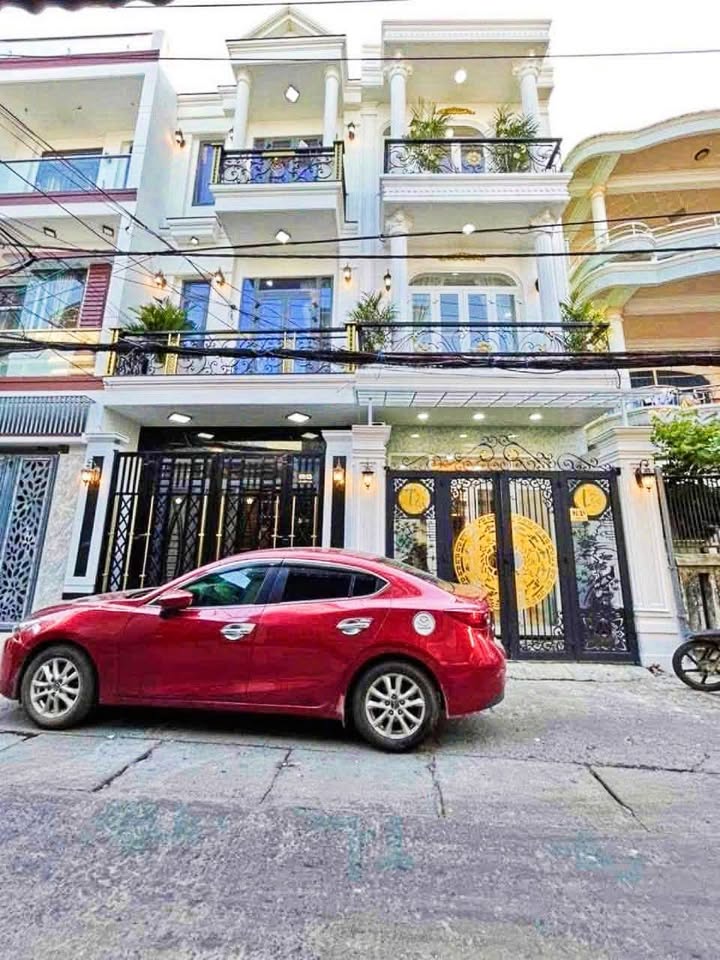 Nhà 3 tầng Cù Chính Lan 57m² giá 5.85 tỷ - Kinh doanh sầm uất!