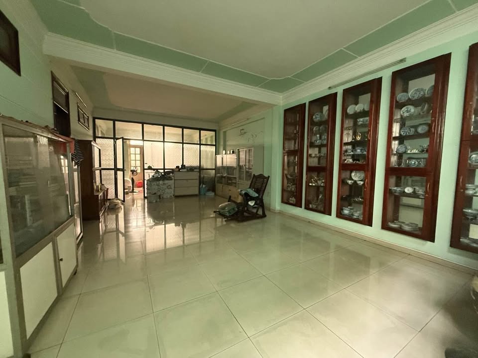 Bán đất tặng nhà 3 tầng mặt tiền Cách Mạng Tháng Tám, Cẩm Lệ chỉ 17 tỷ - Cơ hội đầu tư vàng!