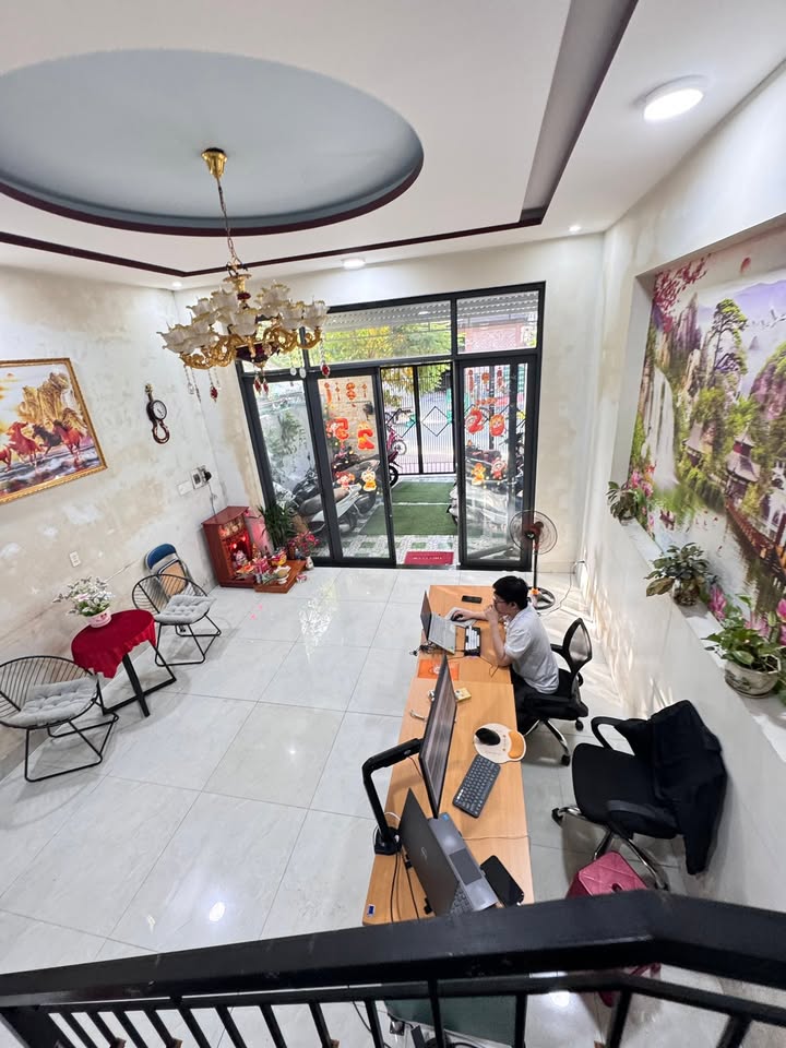 Nhà 2 tầng mặt tiền đường 7,5m, 115m² giá 15 tỷ - Dòng tiền ổn định 15 triệu/tháng!