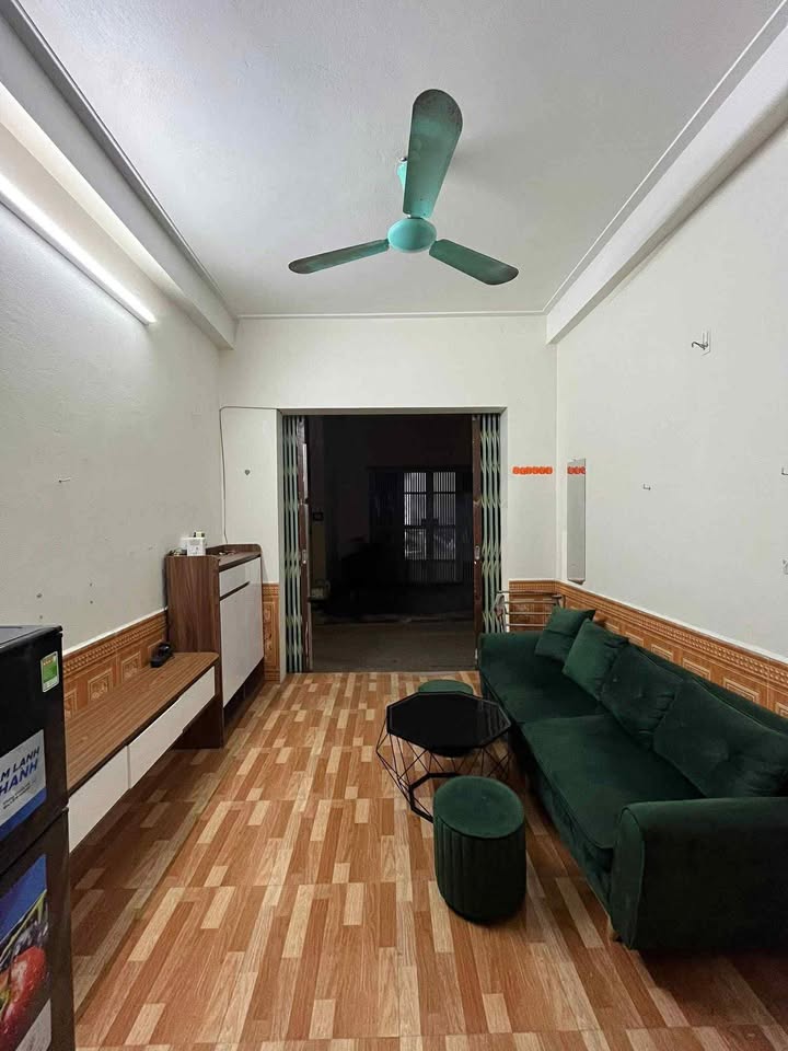 Nhà cho thuê 2 tầng tại Tư Đình, Long Biên 25m² - Giá 5 triệu, ở ngay!