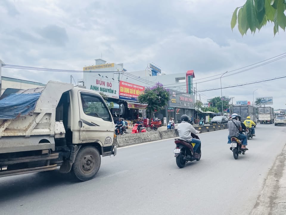 Nhà mặt tiền Hà Huy Giáp, Thạnh Lộc, quận 12, 100m² giá 12 tỷ - Cơ hội đầu tư hấp dẫn!