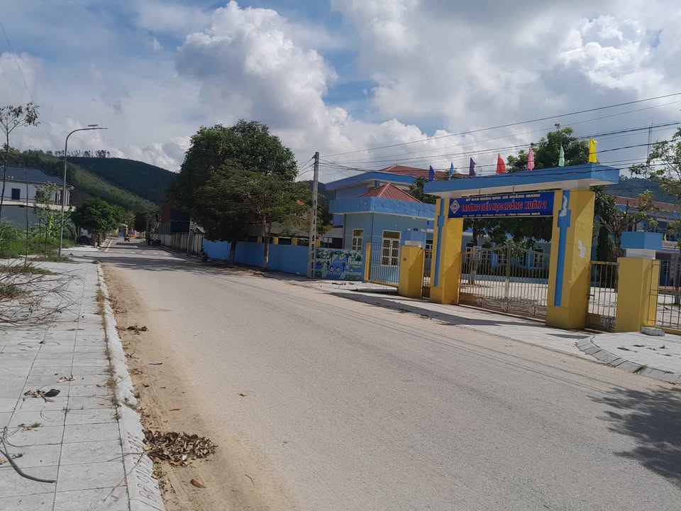 Đất nền Hoằng Xuân 150m² giá 1.6 tỷ - Vị trí đắc địa đối diện trường tiểu học!