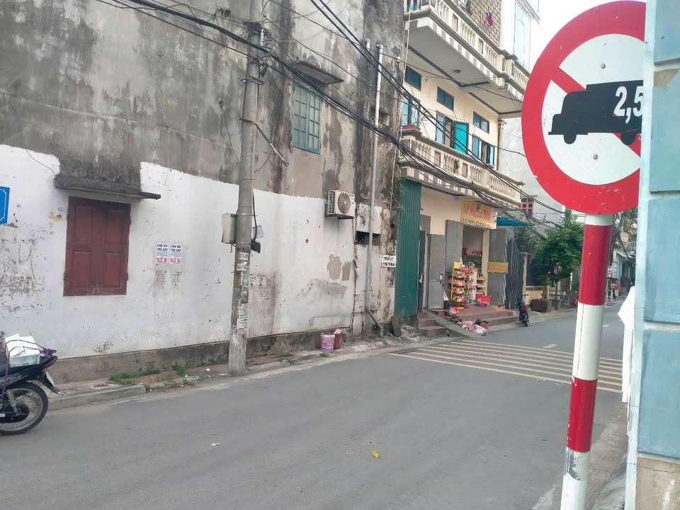 Nhà mặt phố Trạng Trình Sơn Tây 50.5m² giá 3 tỷ - Kinh doanh sầm uất!