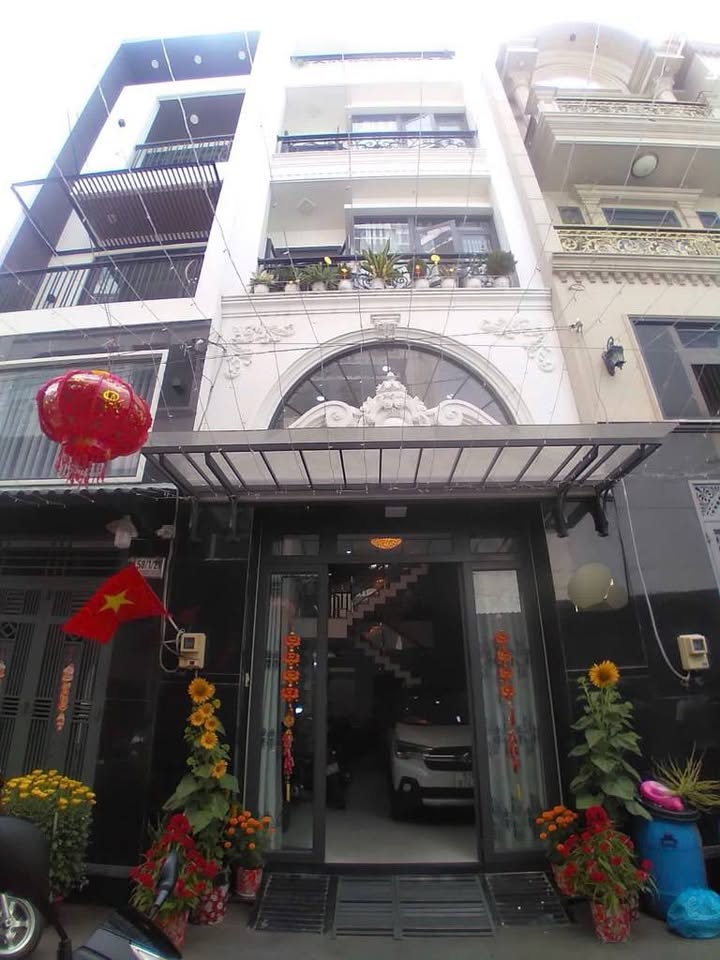 Nhà 5 tầng khu VIP gần Ngã Tư Bốn Xã, Quận 6, 64m² chỉ 6 tỷ - Ô tô vào tận nhà!