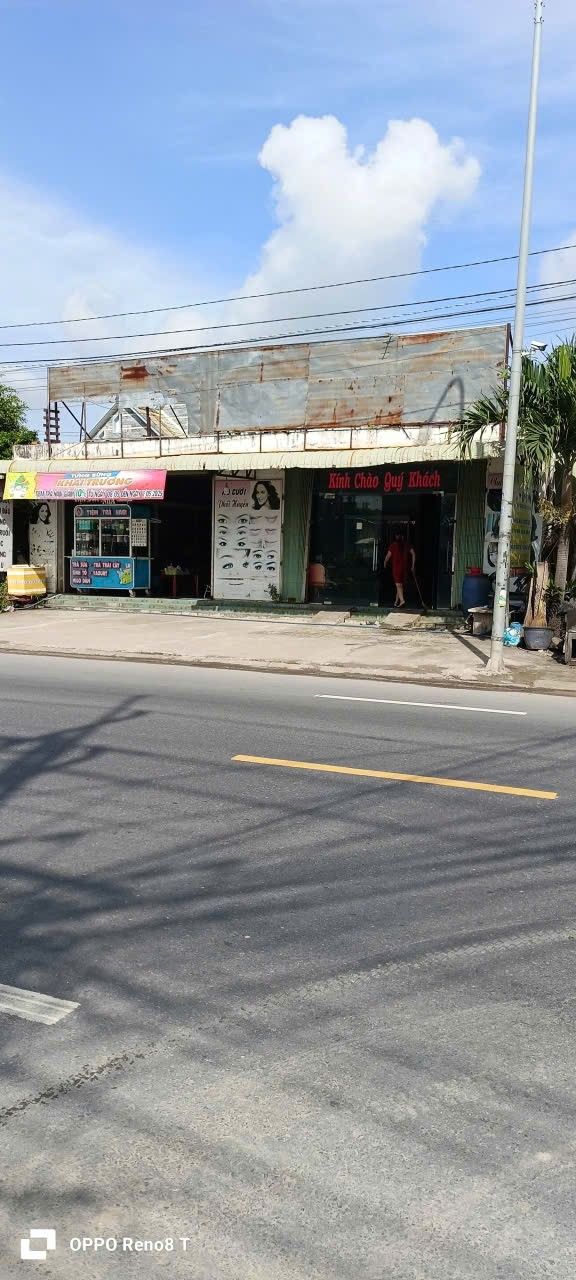 Mặt bằng kinh doanh mặt tiền đường TL823, Đức Lập Thượng 600m² giá 8.6 tỷ - Cơ hội đầu tư hấp dẫn!