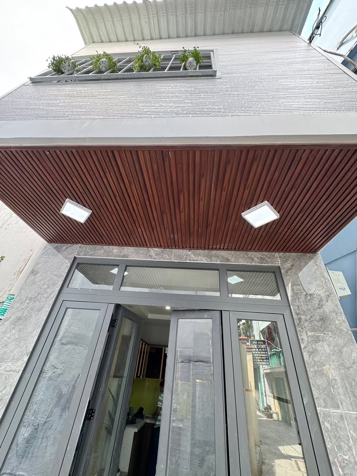 Nhà hẻm Bà Hom, Quận 6, 16.61m² giá 2.8 tỷ - Gần chợ Phú Lâm!