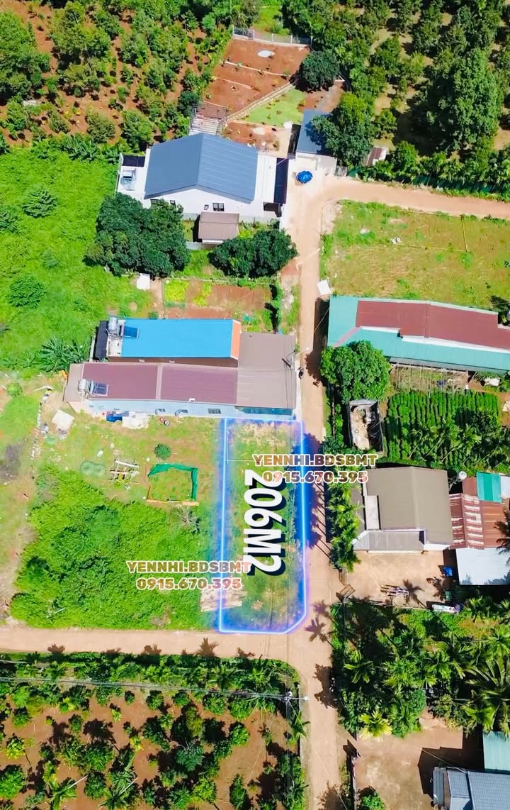 Đất Lô Góc 2 Mặt Tiền Buôn Ju - Tân An 198m² chỉ 1.8 tỷ - Giao thông thuận tiện!