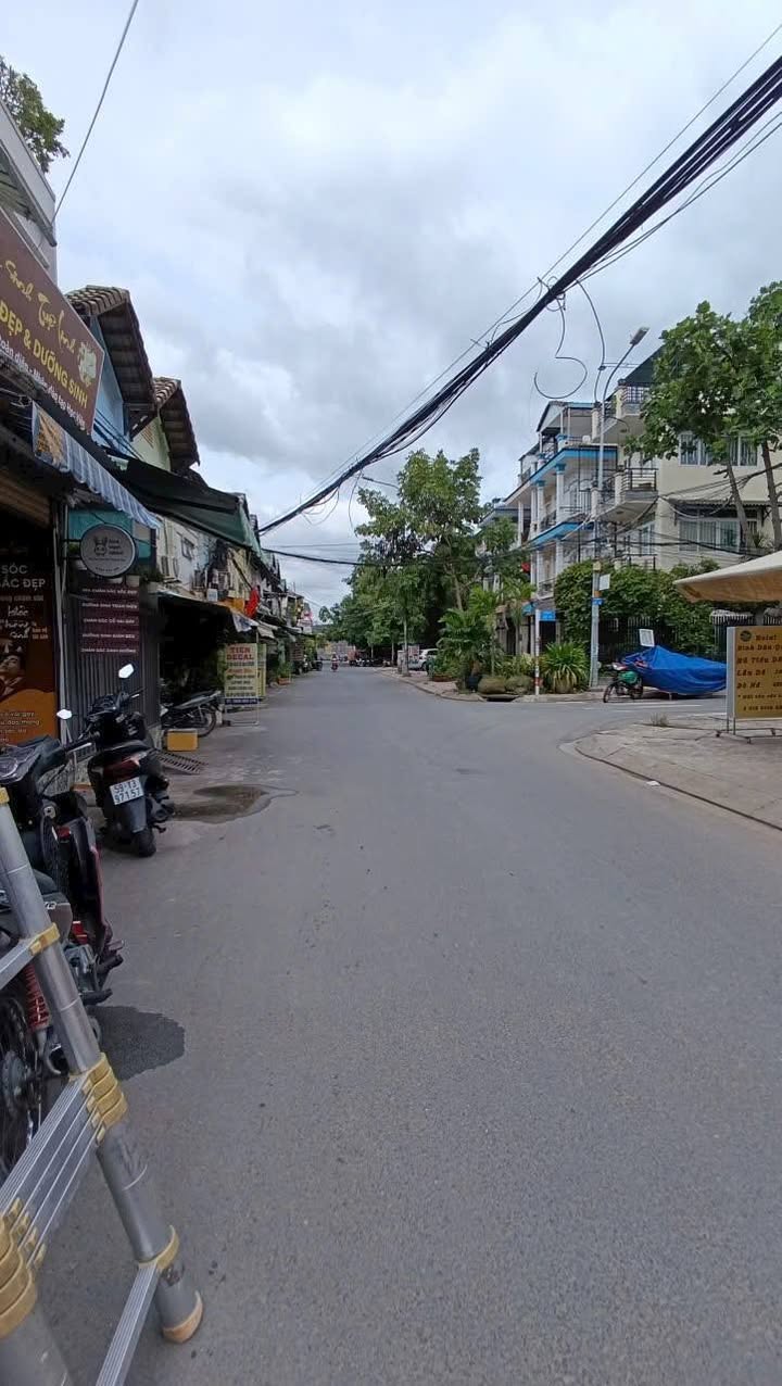 Nhà mặt tiền đường Cao Lỗ, Bình Chánh 28m² giá 2.2 tỷ - Kinh doanh sầm uất!