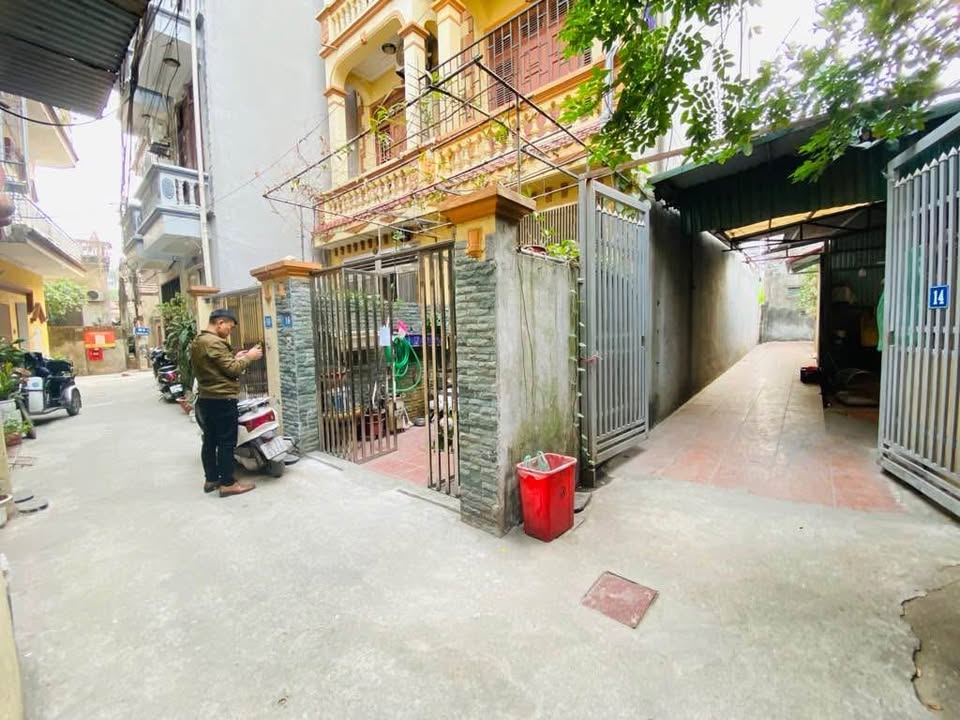 Nhà riêng Hoàng Mai 60m² giá 700 triệu - Thiết kế hiện đại và thoáng mát!