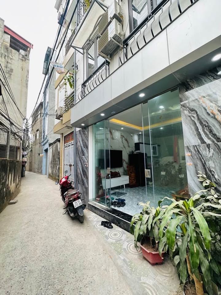 Nhà riêng Hoàng Mai 35m² giá 300 triệu - Thiết kế hợp lý, mặt ngõ thông!