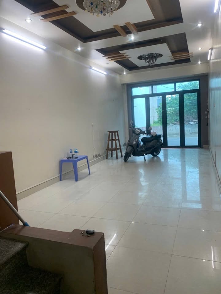 Nhà mặt tiền cho thuê 4 tầng tại Lê Chân, Hải Phòng - Vị trí đắc địa cho kinh doanh!