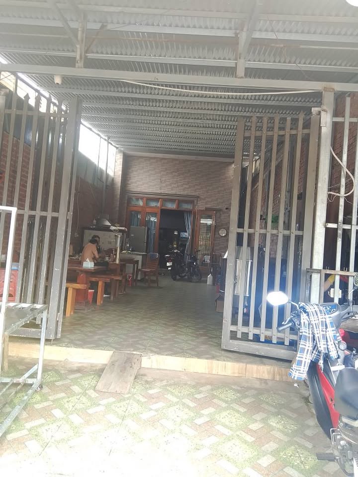 Nhà cấp 4 gác lửng xã Tây Hòa, 156m² giá 2.4 tỷ - Sổ đỏ chính chủ!