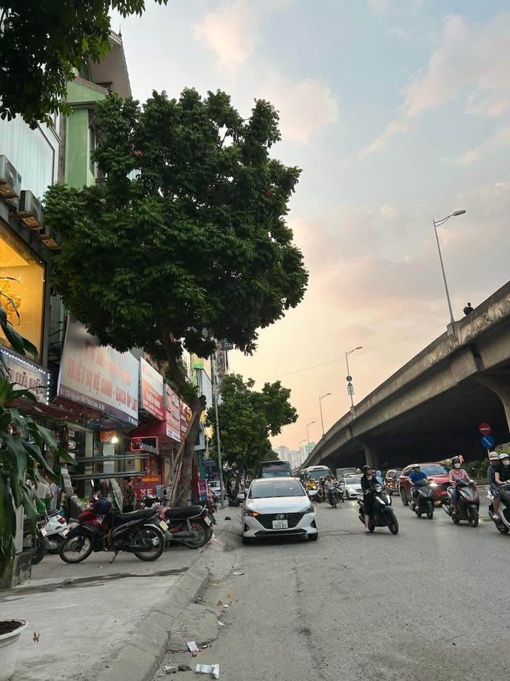 FrontHouse Nguyễn Xiển, Thanh Xuân 41m² giá 22 tỷ - Địa điểm kinh doanh lý tưởng!