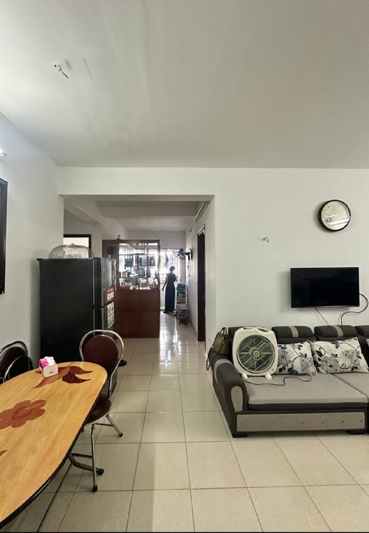 Căn hộ CT 9C Khu đô thị Việt Hưng 85m² giá 4 tỷ - Nội thất đầy đủ, vị trí đẹp!