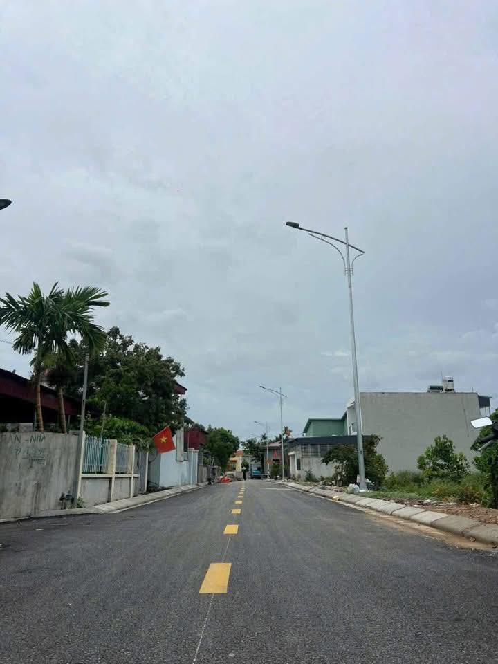 Đất nền mặt tiền đường trục thôn Tú Sơn, Hải Phòng 132m² giá chỉ 2 tỷ - Đầu tư sinh lời cao!
