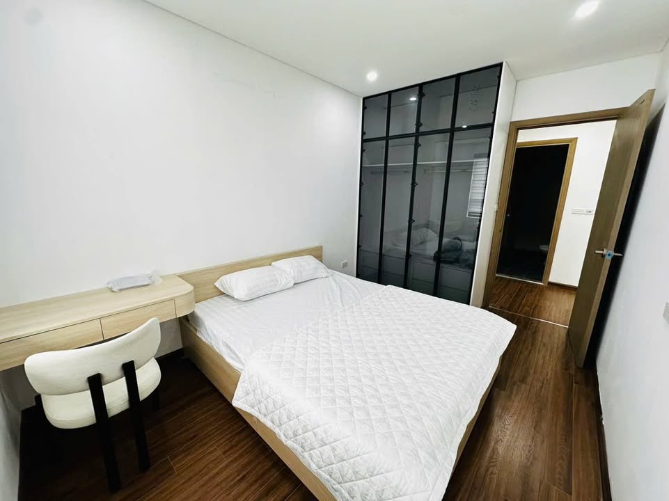 Căn hộ chung cư Viễn Đông Hoàng Mai 115m² giá 14 triệu - Full nội thất mới sang trọng!