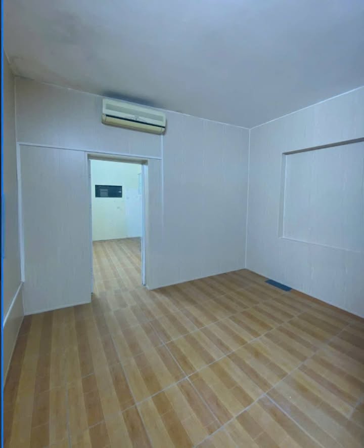 Chung cư cho thuê ngõ 131 Trần Cung, Hà Nội 40m² giá 6 triệu - Gần chợ và trường học!