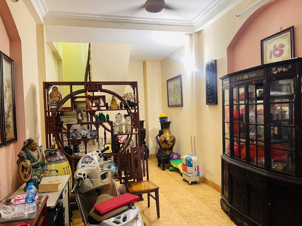 Nhà riêng Hào Nam, Đống Đa 30m² giá 8 tỷ - Thiết kế hiện đại, ngõ thông tuyệt đẹp!