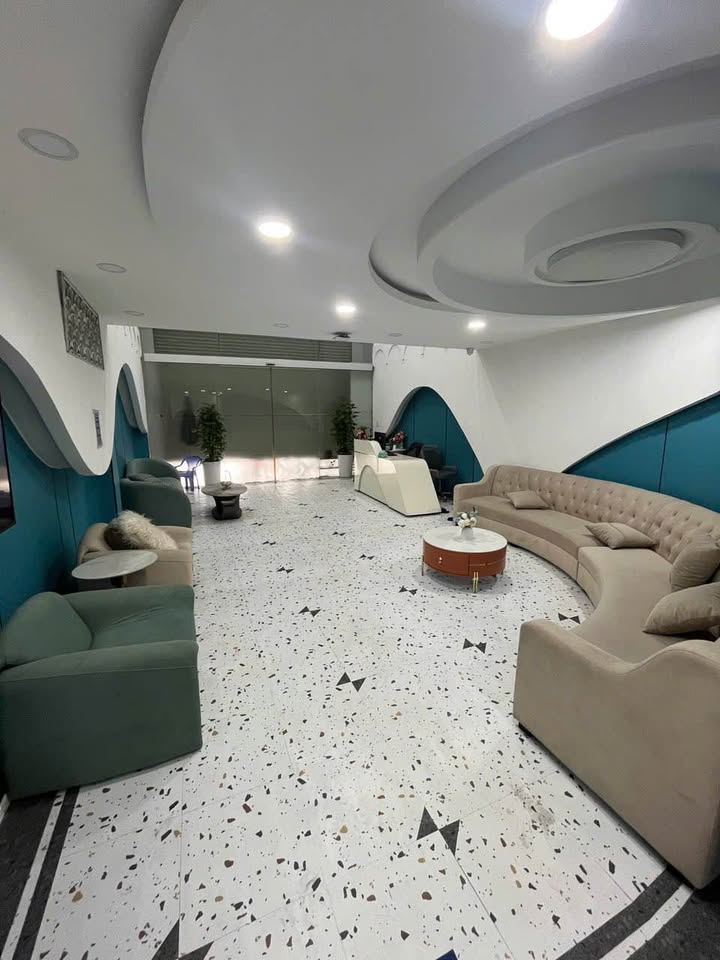 Cho thuê FrontHouse mặt tiền Trần Quang Khải, Quận 1 - Diện tích 126m², giá 180 triệu/tháng