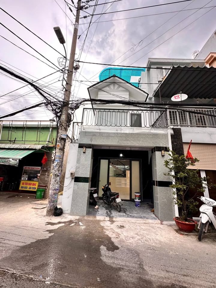 Nhà Phố Mặt Tiền Tô Ngọc Vân, Quận 12 - Diện Tích 81.2m² Giá 6.3 Tỷ - Kinh Doanh Đắc Địa!