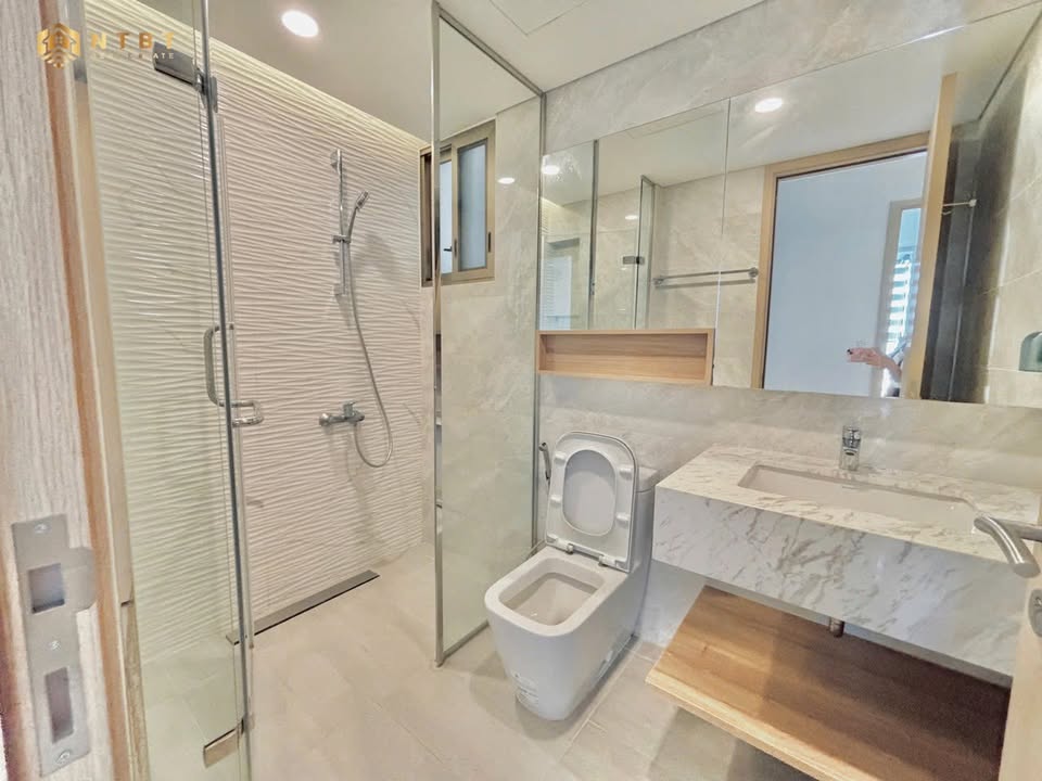 Căn hộ Midtown M8 Tân Phú 80m² giá 35 triệu - Căn góc view biệt thự thoáng đãng!