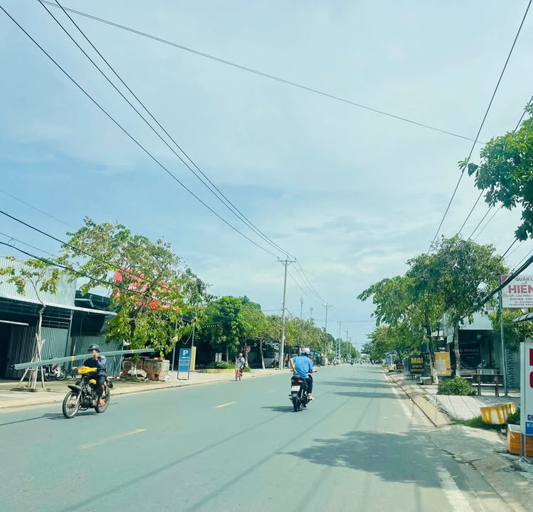 Đất thổ cư 240m² 2 mặt tiền Lâm Quang Ky, Rạch Giá - Giá 6.8 tỷ, thuận tiện đầu tư!