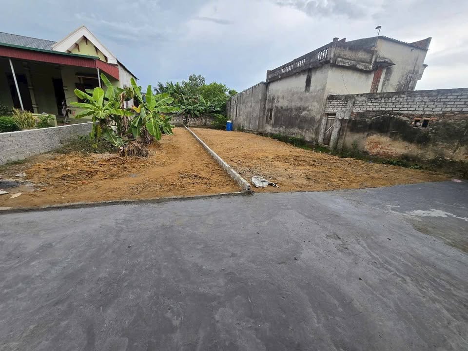 Đất nền Quảng Lưu 100m² giá chỉ 300 triệu - Cơ hội vàng cho đầu tư!