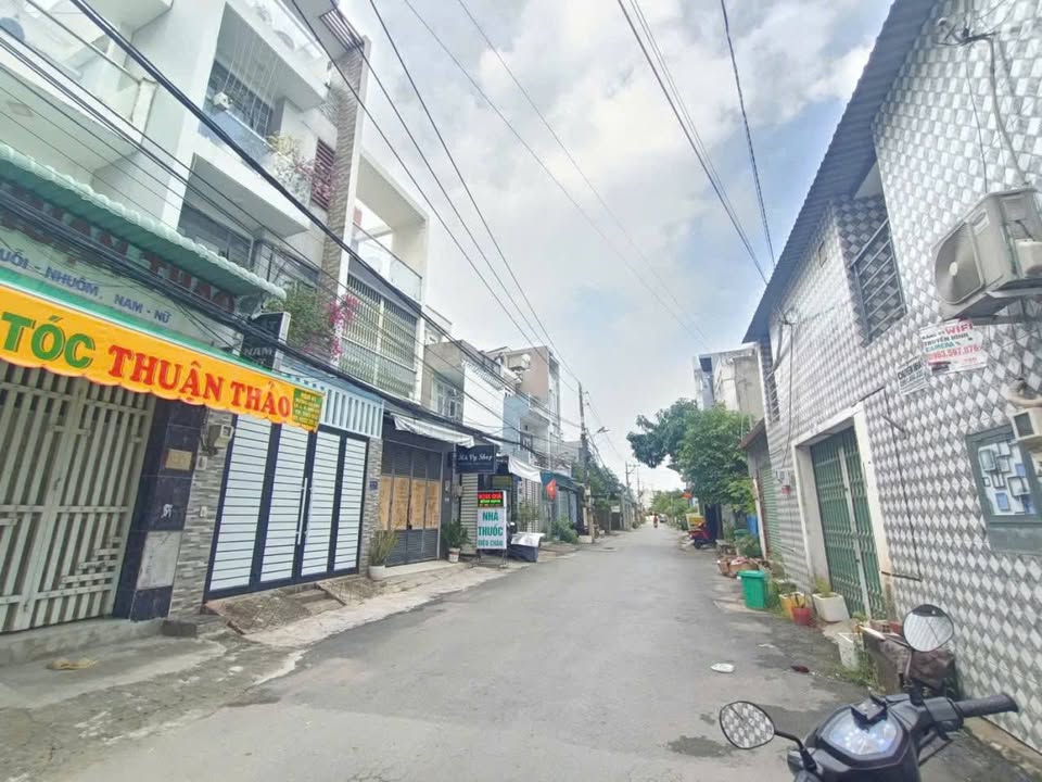 Đất nền Phú Hữu Thủ Đức 59m² giá 3.65 tỷ - Đường lớn, dân cư đông đúc!