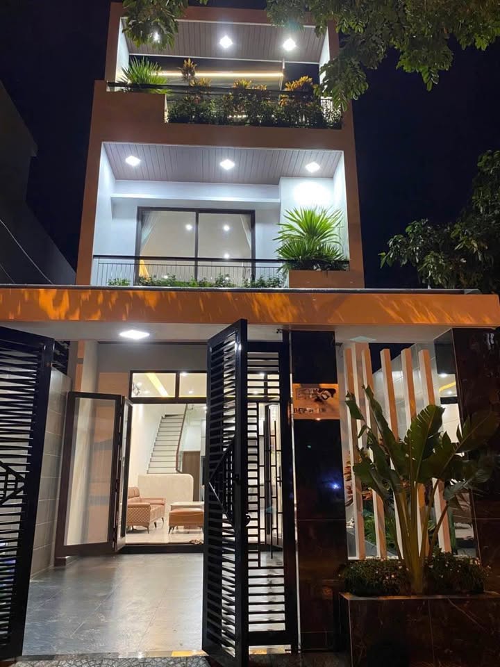 Nhà 3 tầng đẹp tại Đặng Văn Chung, Đà Nẵng 100m² giá 7.7 tỷ - Thiết kế hiện đại, full nội thất!