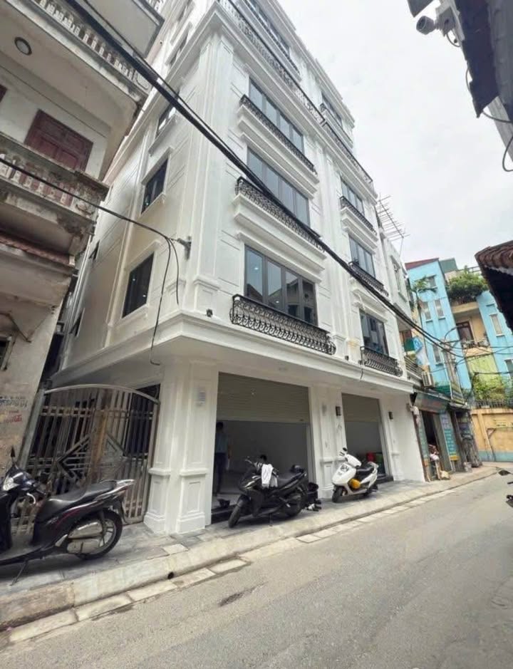 Nhà mặt ngõ thông Đông Ngạc 42m² - Ô tô vào nhà, full nội thất