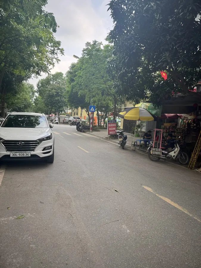 Bán Nhà KĐT Văn Phú, Hà Đông 63m² giá 21.9 tỷ - Vị trí đắc địa, kinh doanh sầm uất!