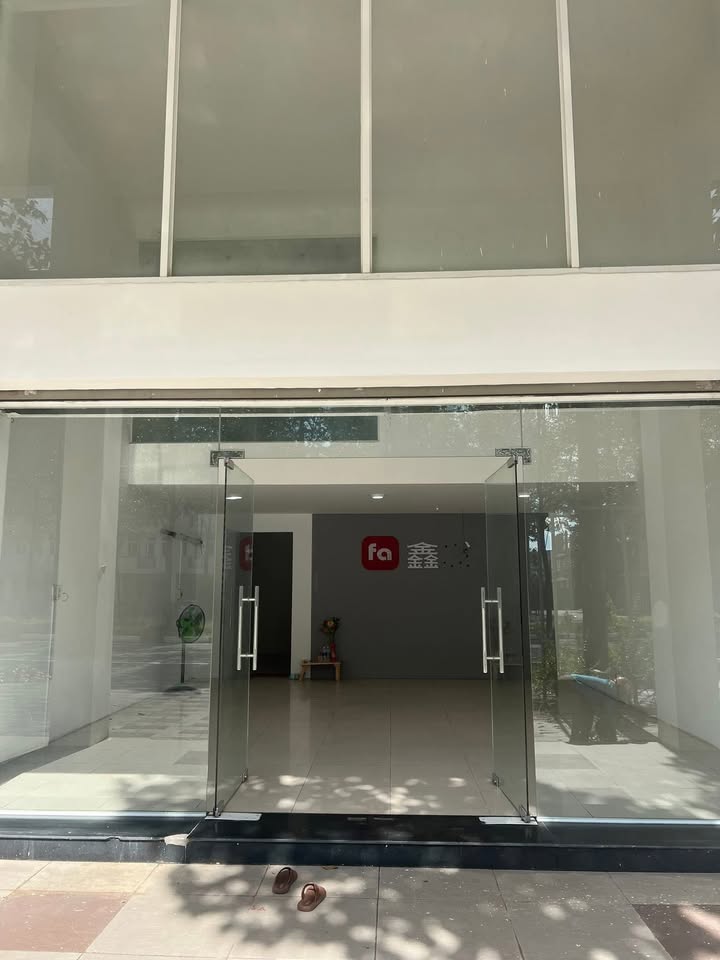 Nhà mặt tiền đường Lê Hoàn, Thủ Dầu Một, 126m² giá 15 triệu - Cơ hội thuê tuyệt vời!