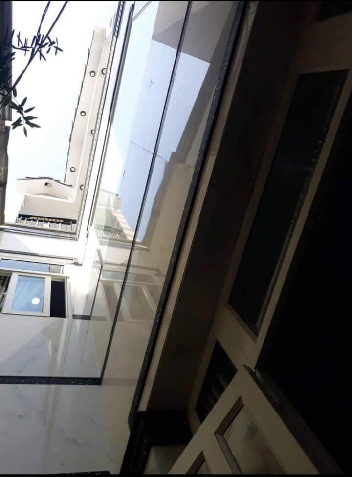 Nhà phố Bông Sao, Quận 8, Diện tích 40m², Giá 4.4 tỷ - Vị trí đắc địa, kinh doanh sầm uất!