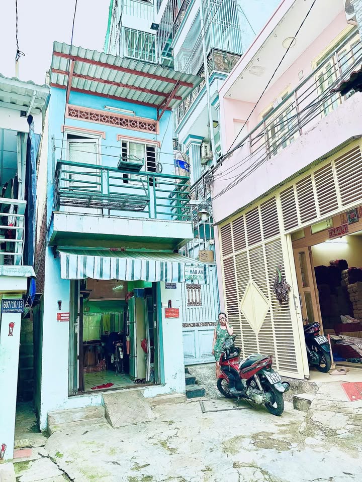 Nhà phố 607/10/15 Ba Đình, Q8 giá 3.18 tỷ - Vị trí đắc địa, nở hậu