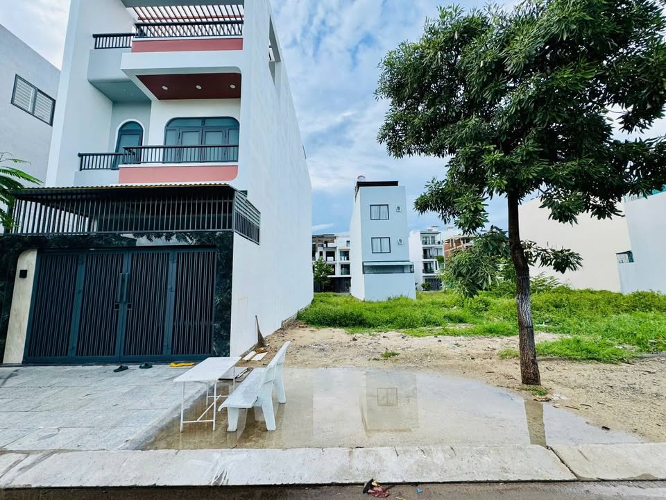 Đất nền KĐT Hoàng Long Nha Trang 105m² giá 4.6 tỷ - Lô sạch, hướng Nam