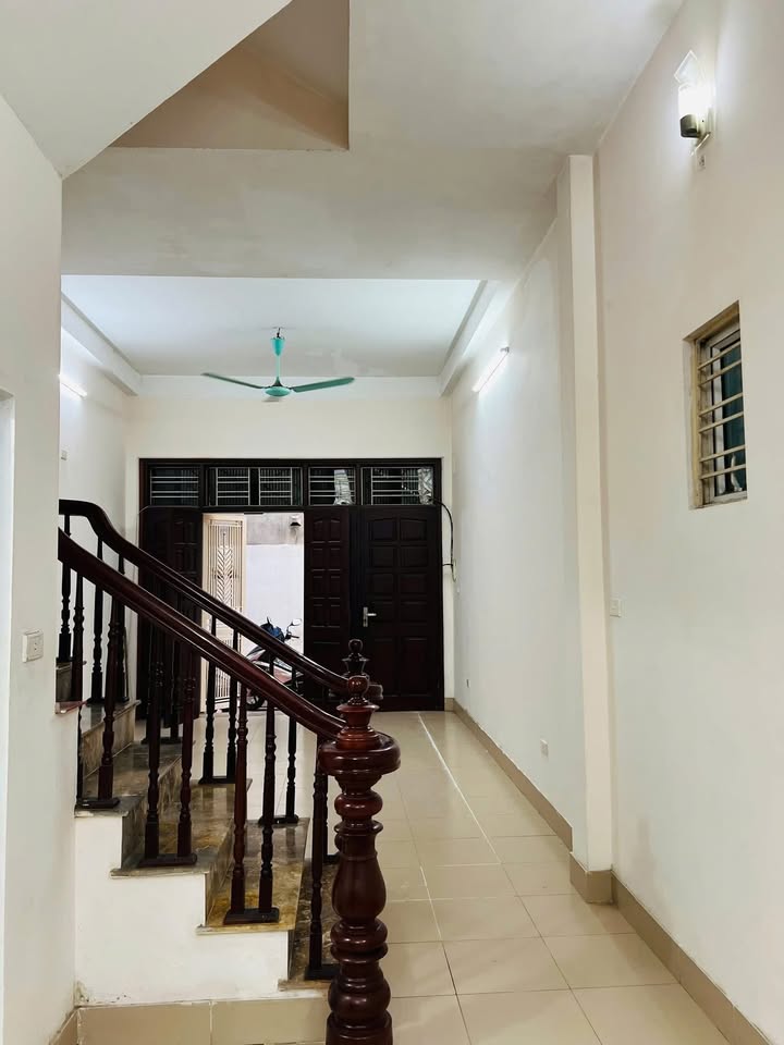 Nhà nguyên căn đường Ngọc Thụy, 41m² giá 7 triệu - Thuận tiện vào ở ngay!