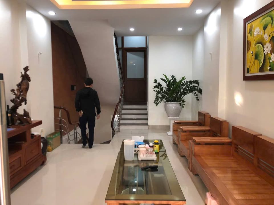 Nhà 5 tầng tổ 12 Yên Nghĩa 70m² giá nhỉnh 10 tỷ - Đầu tư sinh lời ổn định!