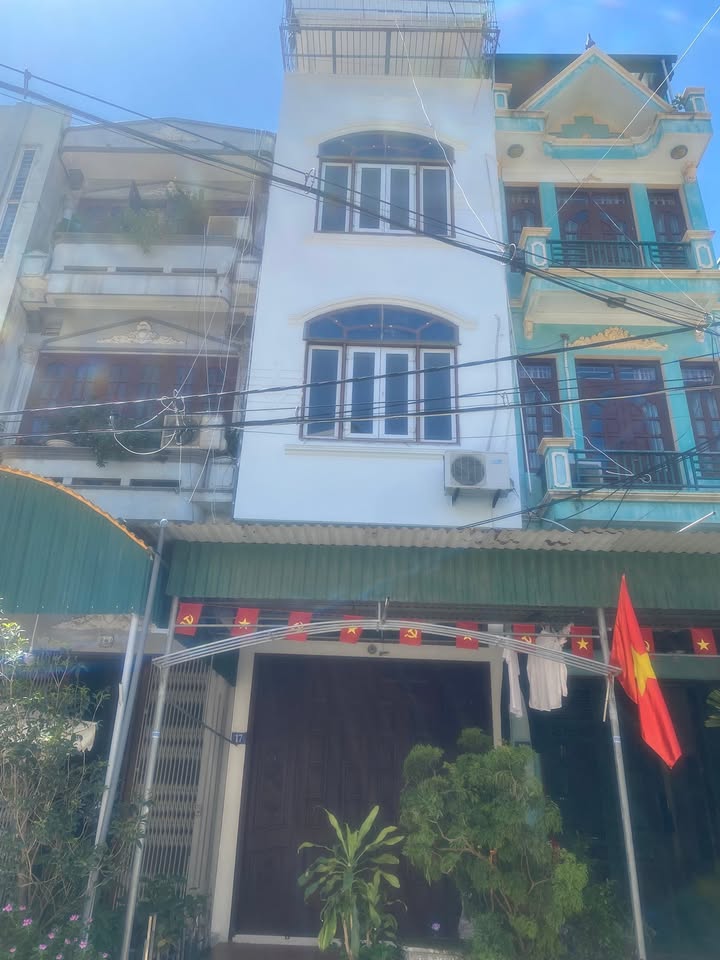 Nhà 3 tầng Khu 6 Cái Dăm, Bãi Cháy, Hạ Long 43m² giá 4 tỷ - Nhà đẹp vào ở ngay!