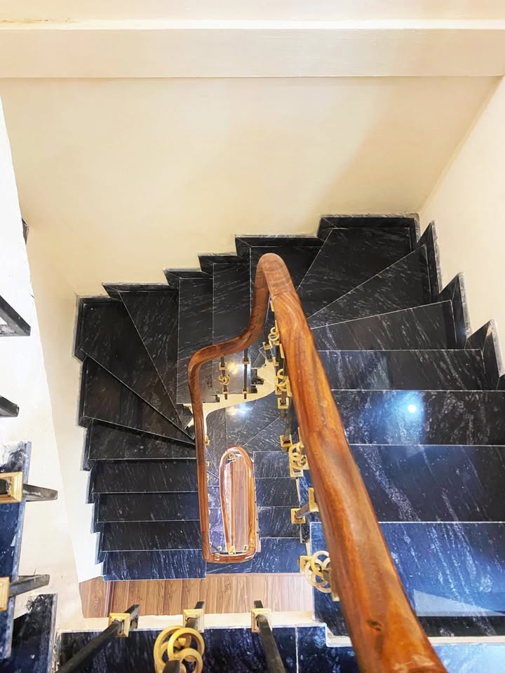 Nhà mặt ngõ phố Bạch Đằng Hoàn Kiếm 31m² giá 9 tỷ - Tiện ích bạt ngàn!