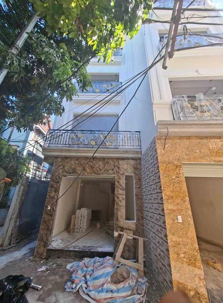 Nhà mới 5 tầng Yên Nghĩa 32m² giá 4 tỷ - Gần chợ, trường học!