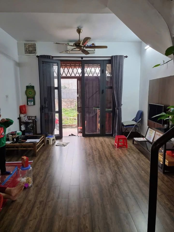 Nhà Nhật Tân Tây Hồ 38m² giá chỉ 2.95 tỷ - Sẵn sàng an cư ngay!