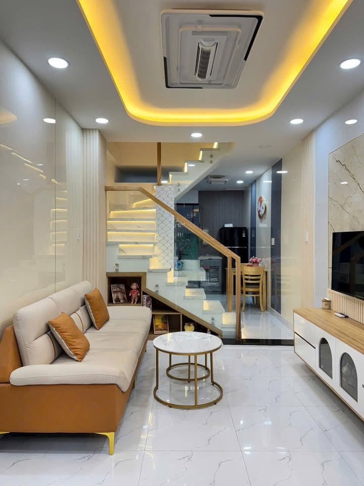 Nhà nguyên căn Gò Vấp 28m² giá 10 triệu - Nhà đẹp full nội thất chờ đón bạn!